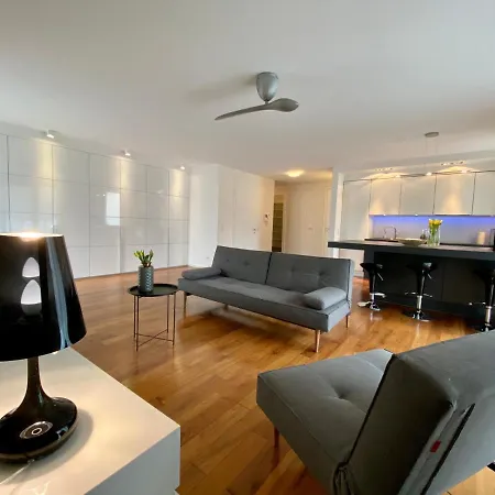 Aravel Old Town Apartament